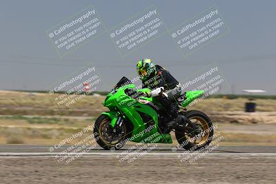 media/Aug-03-2025-TrackDaz (Sun) [[bf4a71acf9]]/A Group/12pm (Wheelie Bump)/
